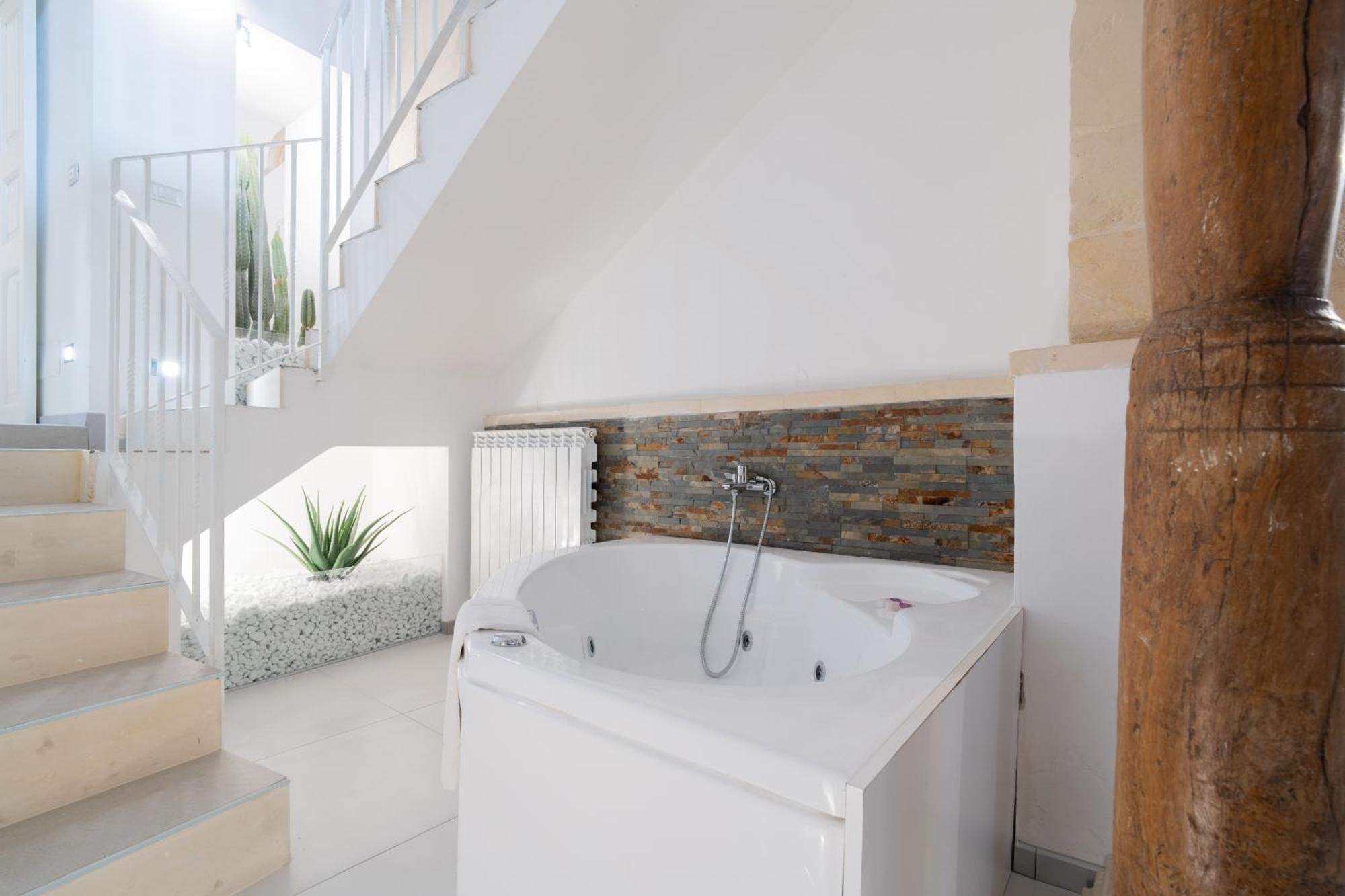 Dimora Barocca Luxury Suites Lecce Exterior photo