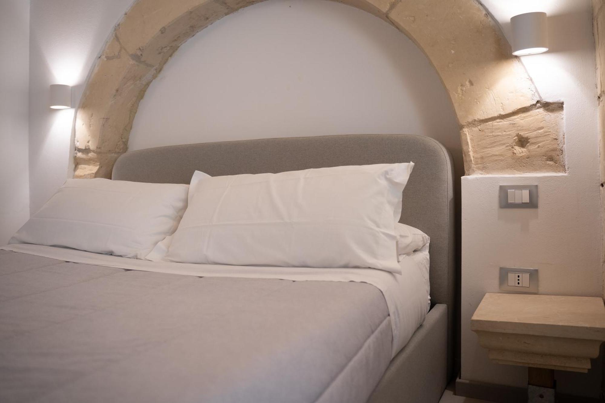 Dimora Barocca Luxury Suites Lecce Exterior photo