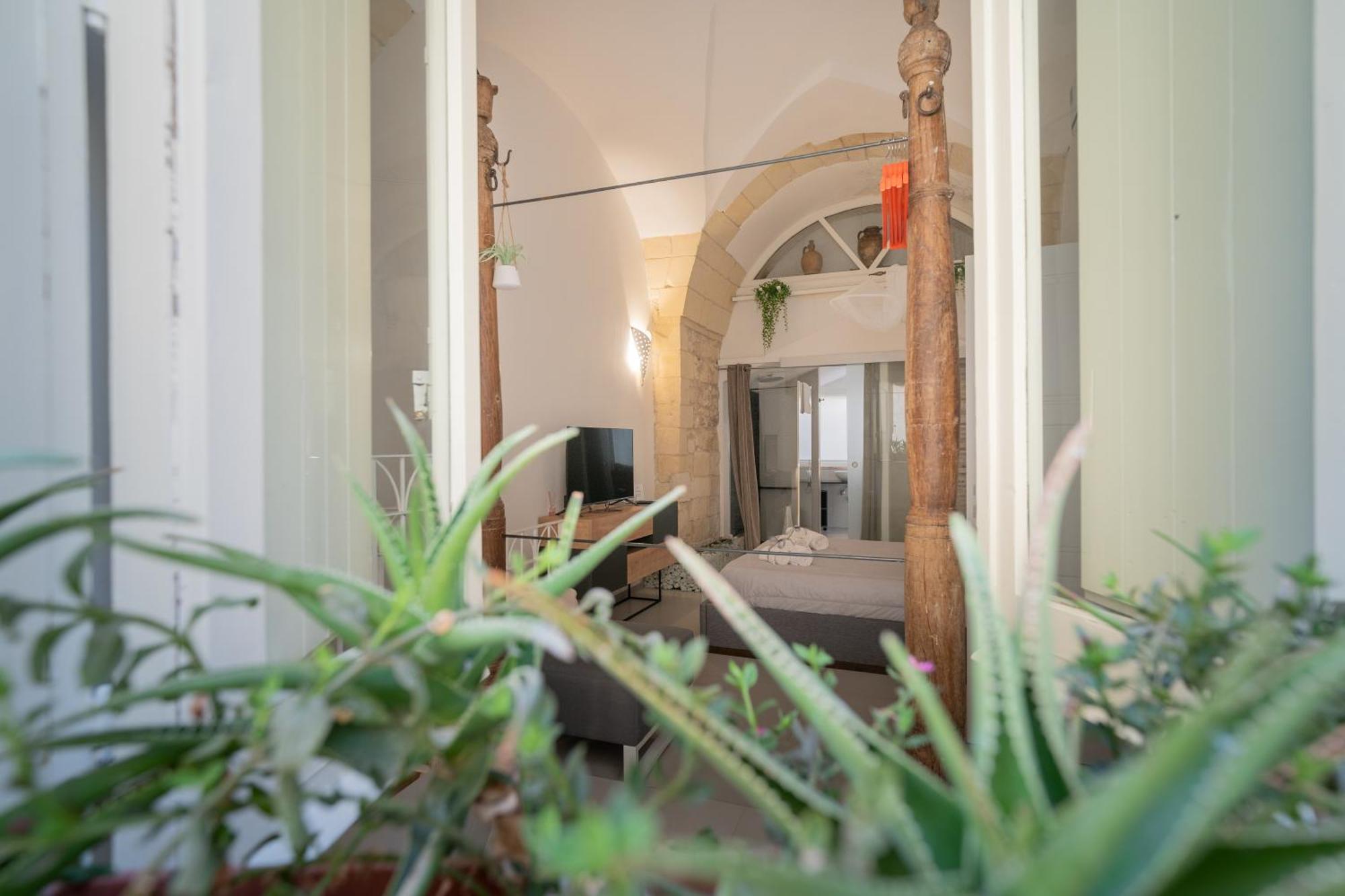 Dimora Barocca Luxury Suites Lecce Exterior photo